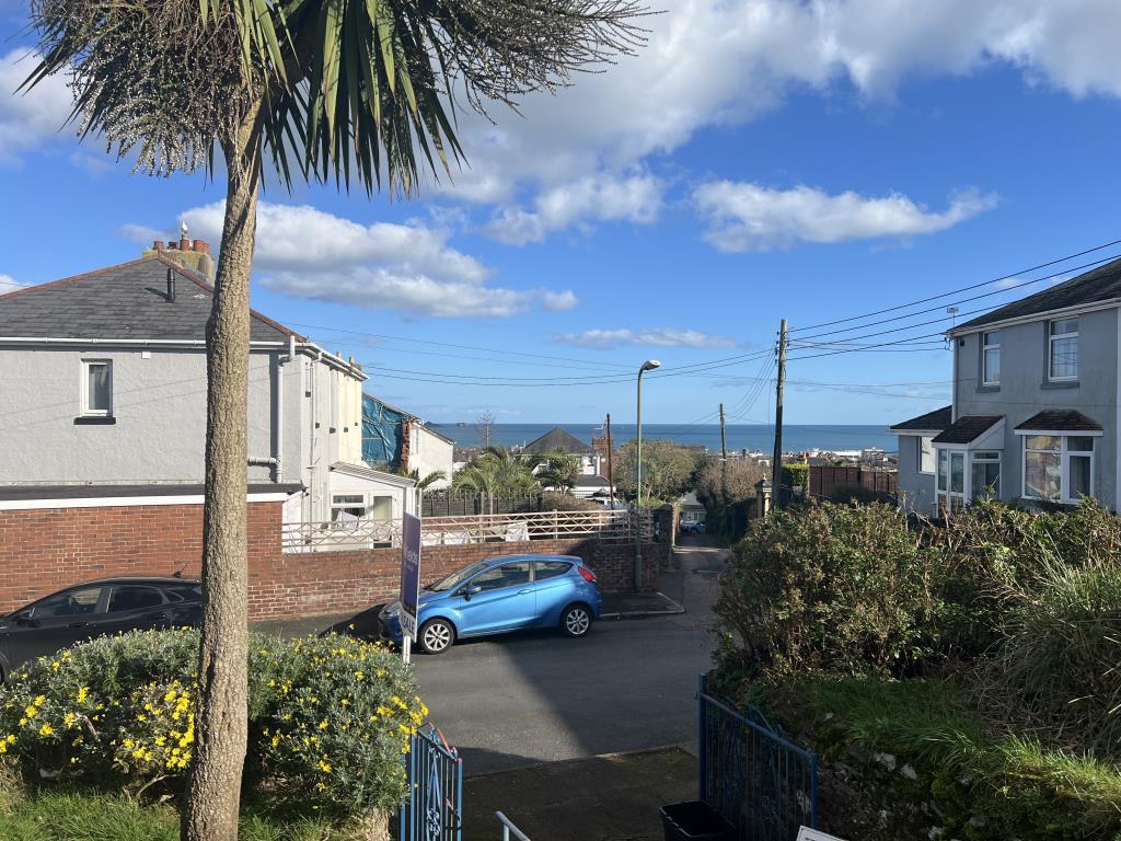 Lot: 59 - SEMI-DETACHED HOUSE FOR REFURBISHMENT - General view from front of property